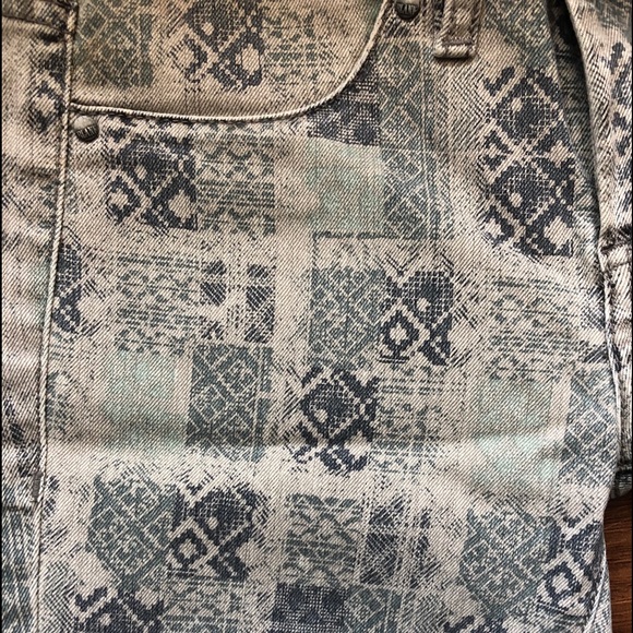 Blank NYC - skinny jeans, new condition. - Picture 3 of 6